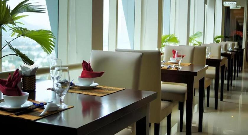 Kaya Hotel Tuy Hoa Exterior photo